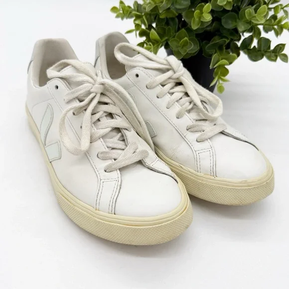 Veja Esplar Mint White Leather Sneakers Size 6 Athleisure Casual Travel Everyday - Picture 4 of 10